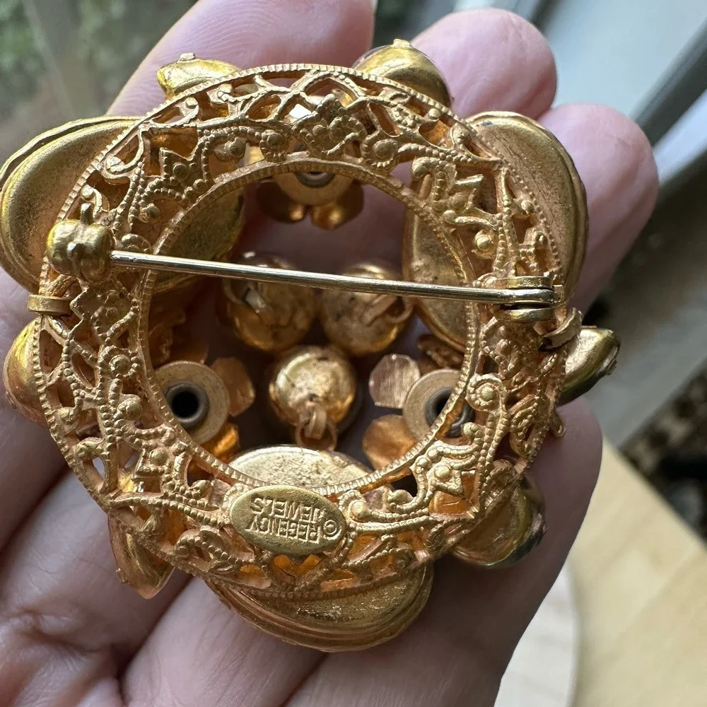 Regency Jewels Brooch Pin 1.75 Inch‎ Flower Amber Brown Crystal Rhinestone Gold
